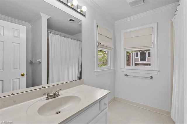 709 Bruton Place N, Greensboro, NC 27410