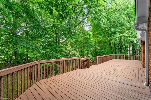 709 Bruton Place N, Greensboro, NC 27410