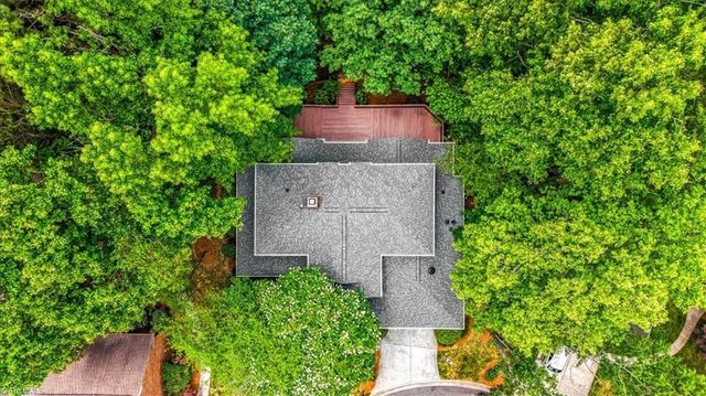 709 Bruton Place N, Greensboro, NC 27410