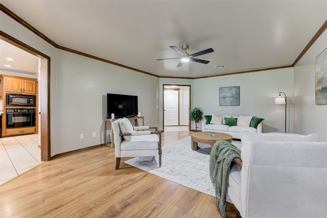 3498 N Sunny Acres Lane, Guthrie, OK 73044