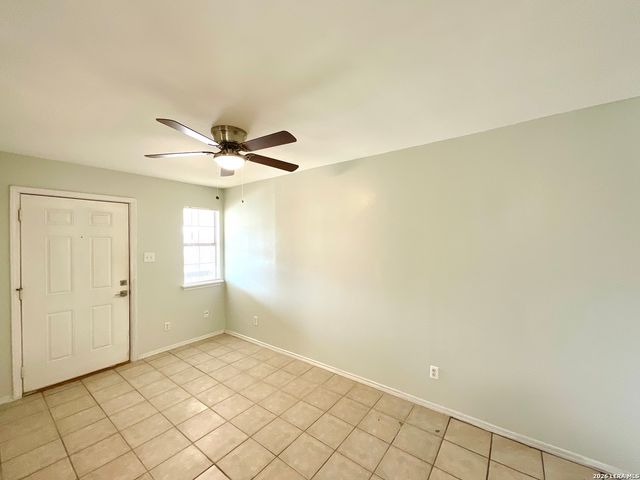 509 Meadow Forge B, Converse, TX 78109