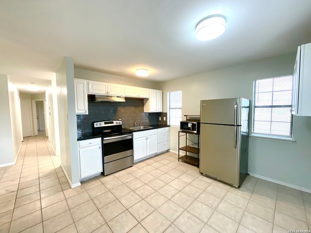 509 Meadow Forge B, Converse, TX 78109