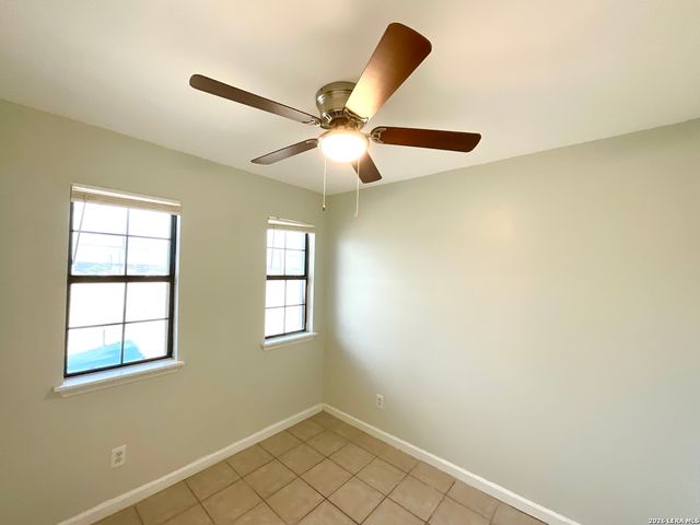 509 Meadow Forge B, Converse, TX 78109