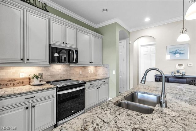 10529 Azzurra DR, Fort Myers, FL 33913