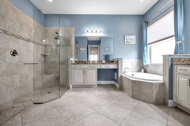 10529 Azzurra DR, Fort Myers, FL 33913