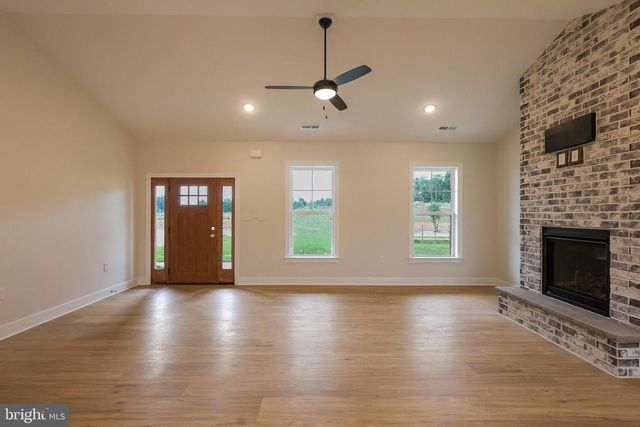 45 GRAND RAPIDS DR, Martinsburg, WV 25403
