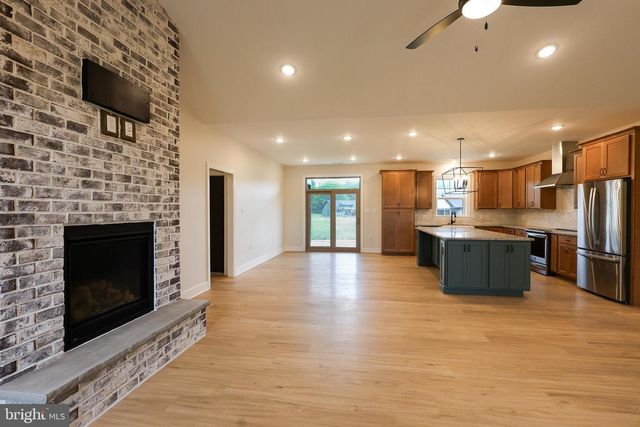 45 GRAND RAPIDS DR, Martinsburg, WV 25403