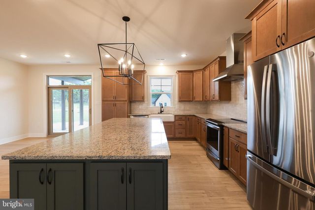 45 GRAND RAPIDS DR, Martinsburg, WV 25403