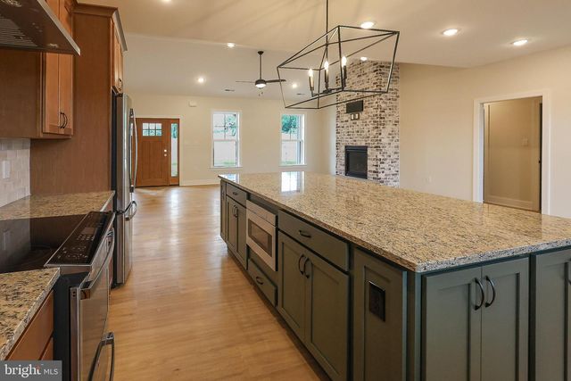 45 GRAND RAPIDS DR, Martinsburg, WV 25403