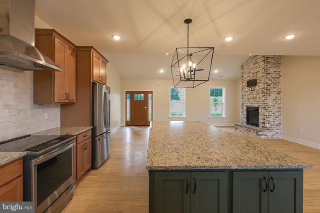 45 GRAND RAPIDS DR, Martinsburg, WV 25403