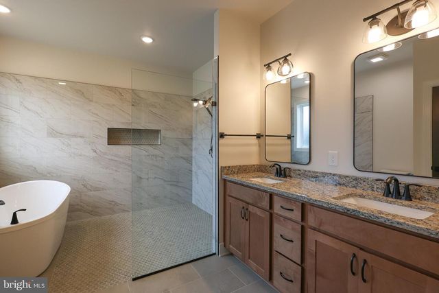 45 GRAND RAPIDS DR, Martinsburg, WV 25403