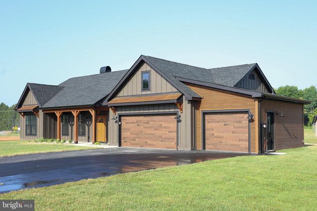 45 GRAND RAPIDS DR, Martinsburg, WV 25403