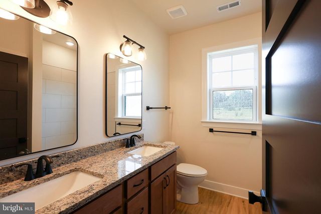 45 GRAND RAPIDS DR, Martinsburg, WV 25403