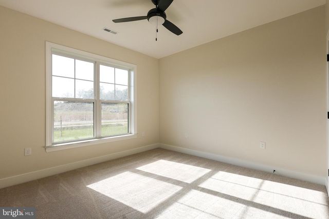 45 GRAND RAPIDS DR, Martinsburg, WV 25403