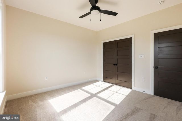 45 GRAND RAPIDS DR, Martinsburg, WV 25403