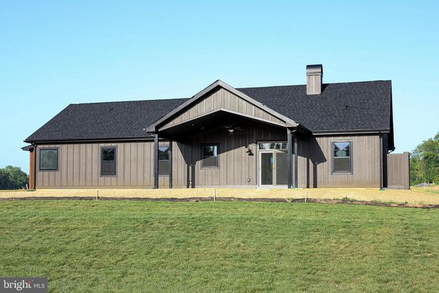 45 GRAND RAPIDS DR, Martinsburg, WV 25403