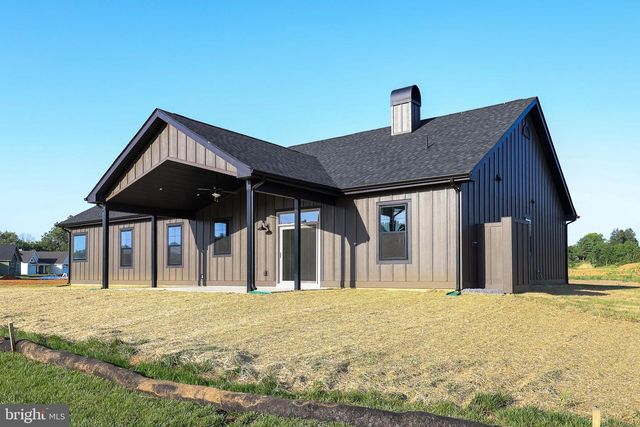 45 GRAND RAPIDS DR, Martinsburg, WV 25403