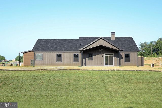 45 GRAND RAPIDS DR, Martinsburg, WV 25403