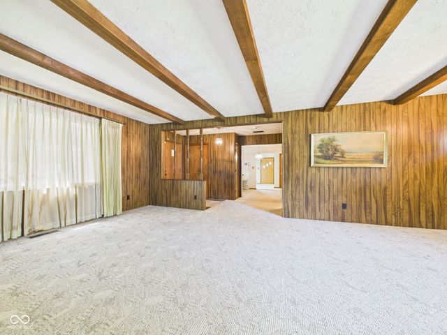 9 W Whitehall Way, Anderson, IN 46013