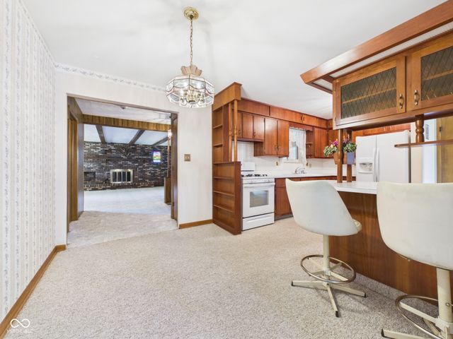 9 W Whitehall Way, Anderson, IN 46013