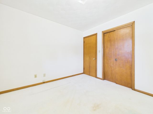 9 W Whitehall Way, Anderson, IN 46013