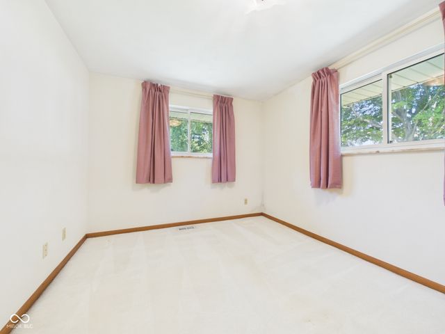 9 W Whitehall Way, Anderson, IN 46013