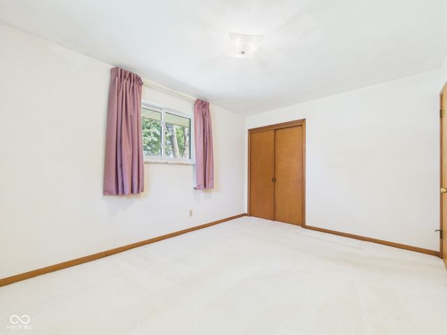 9 W Whitehall Way, Anderson, IN 46013