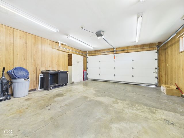 9 W Whitehall Way, Anderson, IN 46013