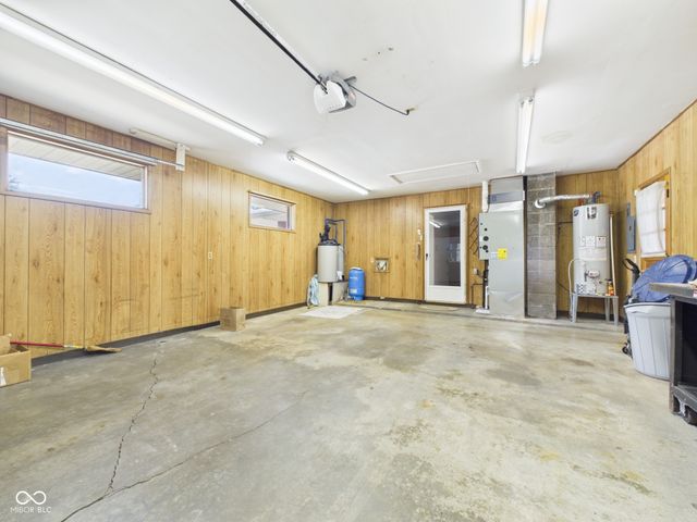 9 W Whitehall Way, Anderson, IN 46013
