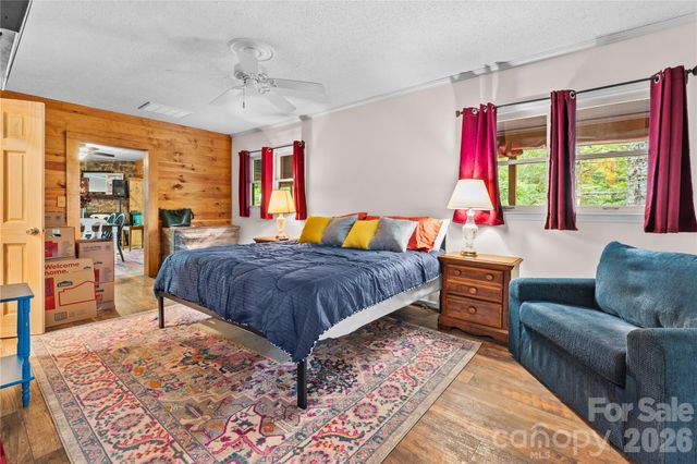 180 Longview Road, Newland, NC 28657