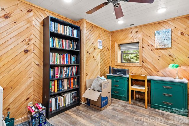 180 Longview Road, Newland, NC 28657