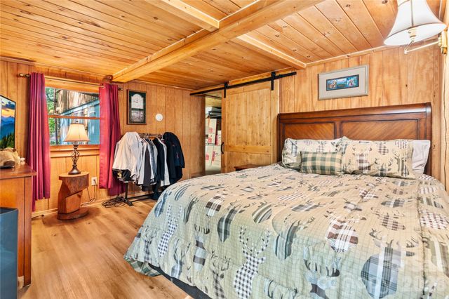 180 Longview Road, Newland, NC 28657