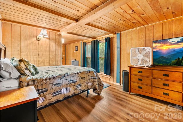 180 Longview Road, Newland, NC 28657