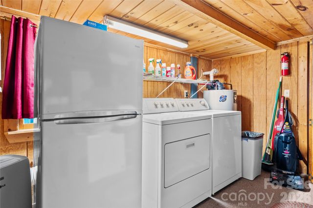 180 Longview Road, Newland, NC 28657