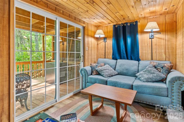 180 Longview Road, Newland, NC 28657