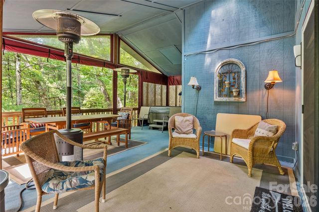 180 Longview Road, Newland, NC 28657