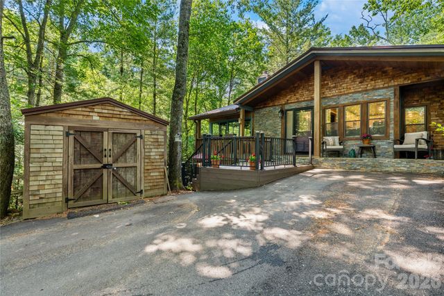 180 Longview Road, Newland, NC 28657