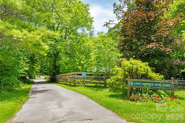 180 Longview Road, Newland, NC 28657