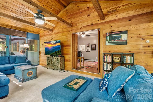 180 Longview Road, Newland, NC 28657