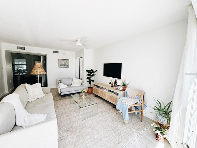 212 BUNKER HILL LANE 212, Dunedin, FL 34698