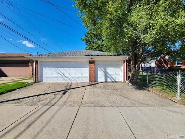24503 Brittany Avenue, Eastpointe, MI 48021