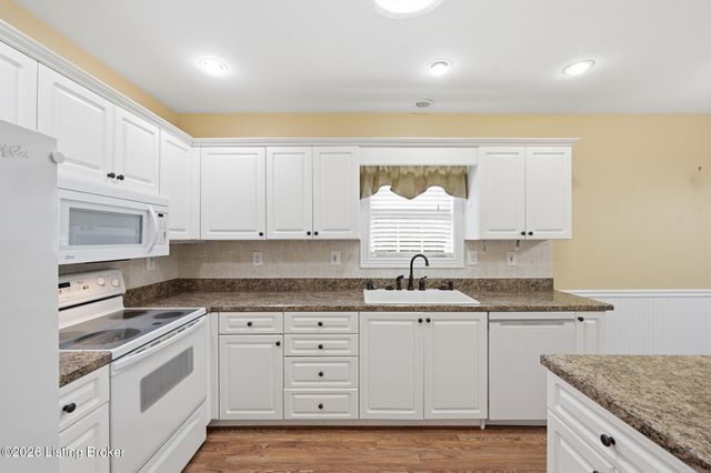 3132 Bushmill Park, Louisville, KY 40241