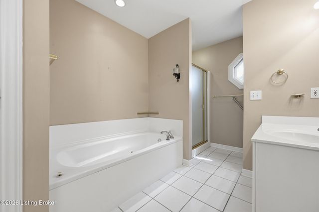 3132 Bushmill Park, Louisville, KY 40241