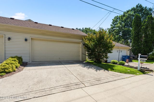 3132 Bushmill Park, Louisville, KY 40241