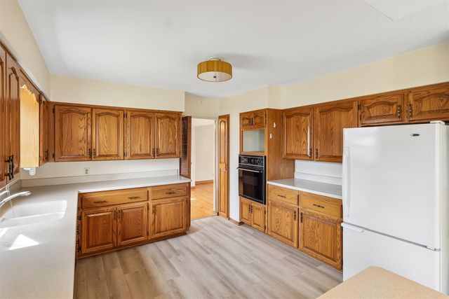 7104 Jefferson Avenue, Windsor Heights, IA 50324