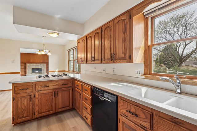 7104 Jefferson Avenue, Windsor Heights, IA 50324