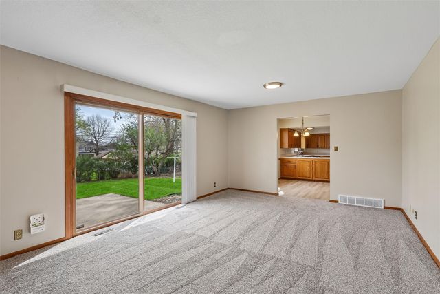 7104 Jefferson Avenue, Windsor Heights, IA 50324