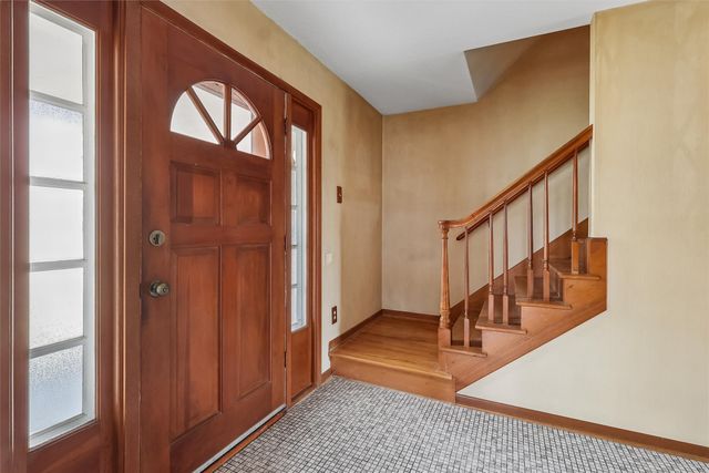 7104 Jefferson Avenue, Windsor Heights, IA 50324