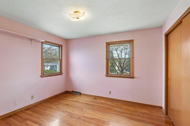 7104 Jefferson Avenue, Windsor Heights, IA 50324