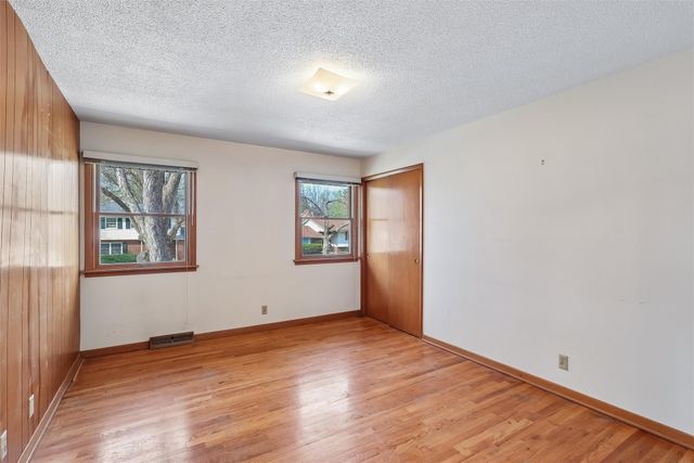 7104 Jefferson Avenue, Windsor Heights, IA 50324